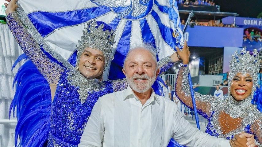 Escola que homenageou Lula domina debate nas redes e tem mais menções negativas, aponta Quaest