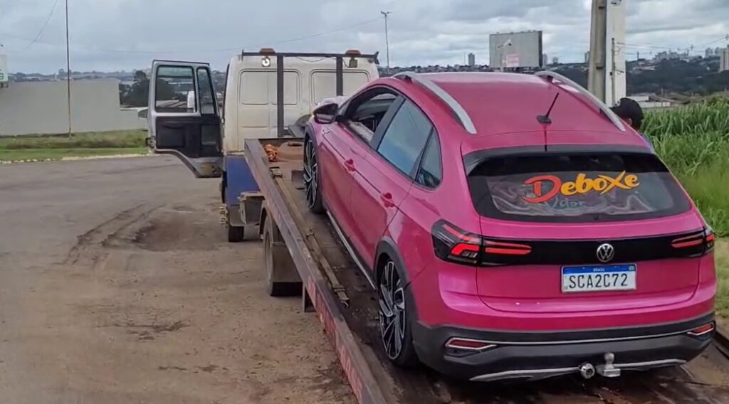 PRF apreende em Anápolis veículo com irregularidades que somam quase R$ 2 mil em multas 