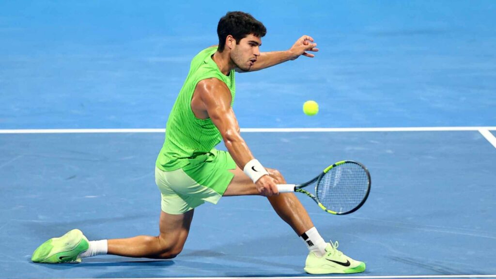 Alcaraz bate Rublev e disputa título em Doha diante de Fils