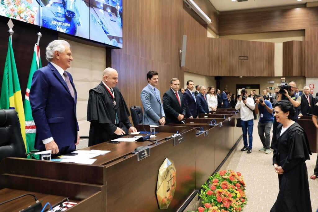 “A Justiça se fortalece quando instituições caminham em harmonia”, diz Daniel Vilela durante posse de Lara Bueno