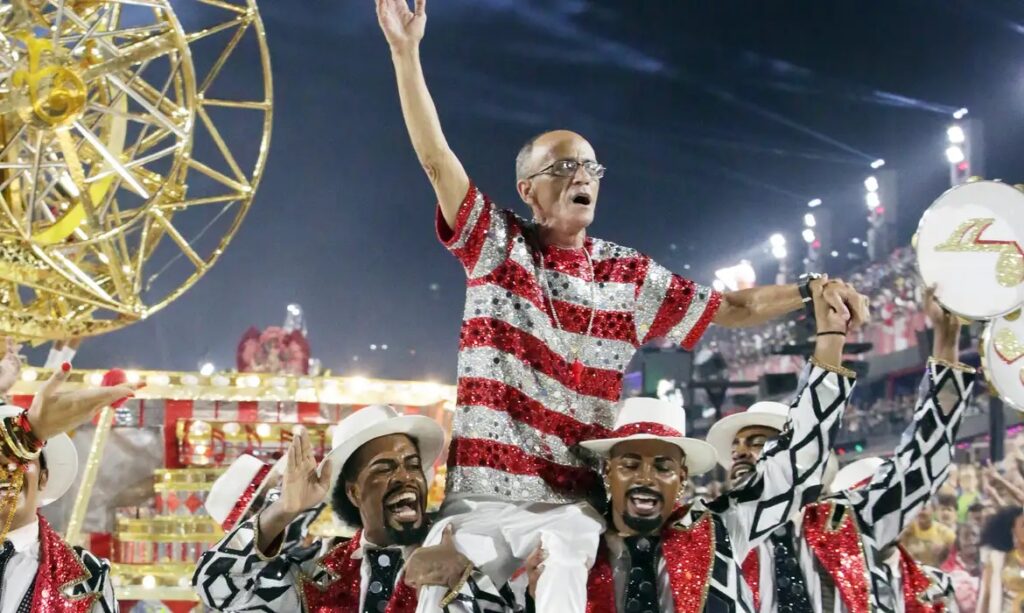 Sapucaí recebe Desfile das Campeãs e encerra Carnaval do Rio